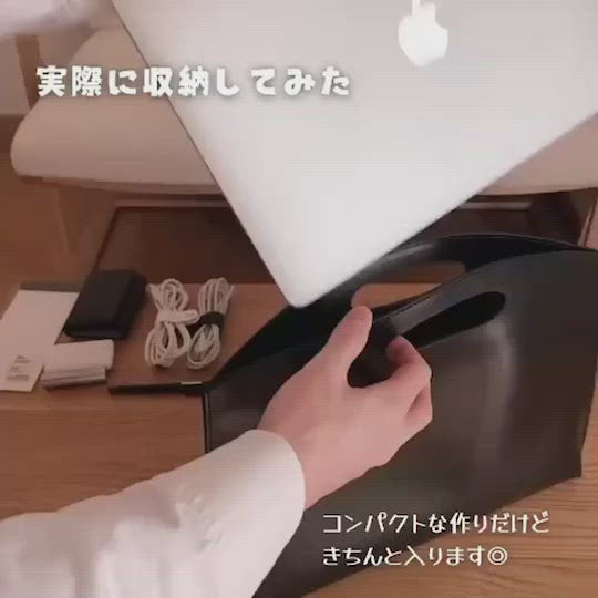 Flat minimal leather bag